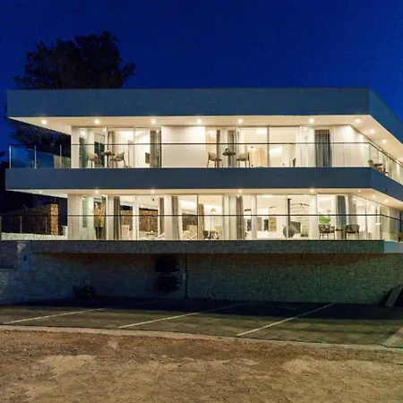 La Bella Vista Villa *