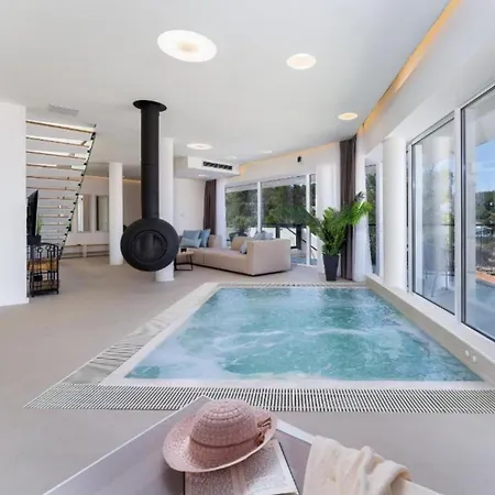 La Bella Vista Villa *