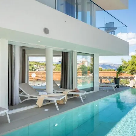 La Bella Vista Villa Basina