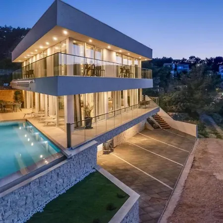 La Bella Vista Villa *
