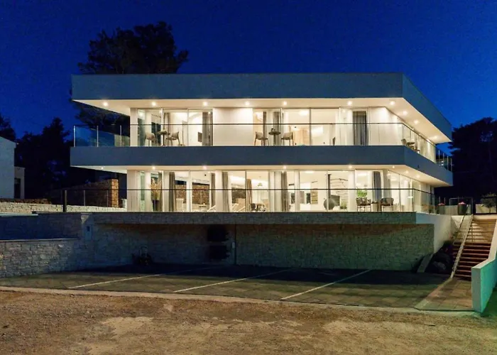 La Bella Vista Villa *